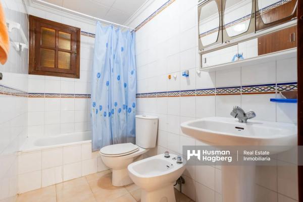 Chalet adosado en Radhus med trädgård och balkong i soligt läge s/n