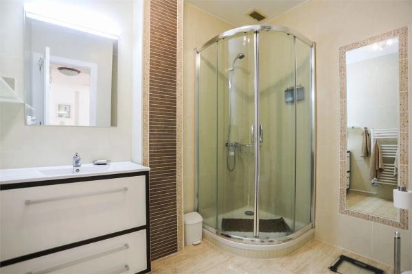 Chalet adosado en calle la Pinada