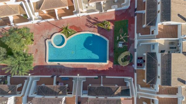 Chalet adosado en calle la Pinada