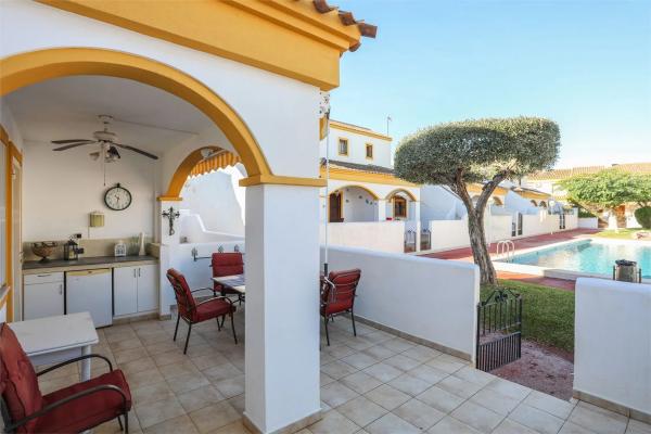 Chalet adosado en calle la Pinada