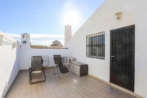 Chalet adosado en calle la Pinada