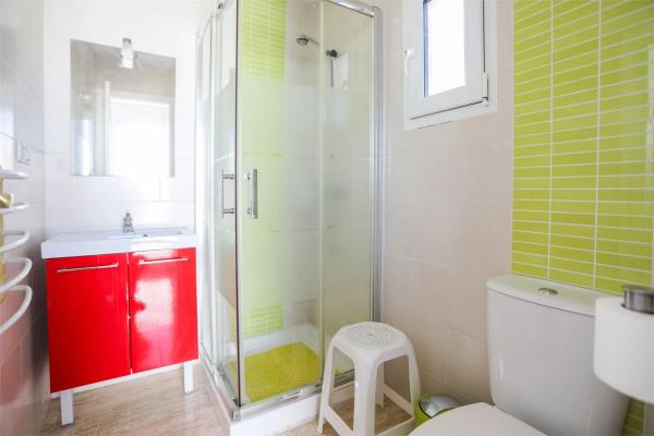 Chalet adosado en calle la Pinada