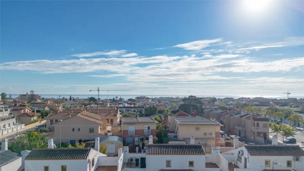 Chalet adosado en calle la Pinada