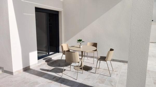 Casa independiente en calle Lentisco