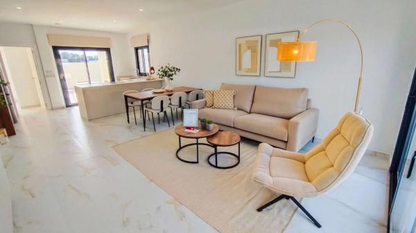 Casa independiente en calle Lentisco