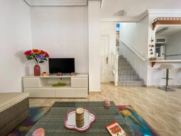 Chalet adosado en calle Río Guadalquivir