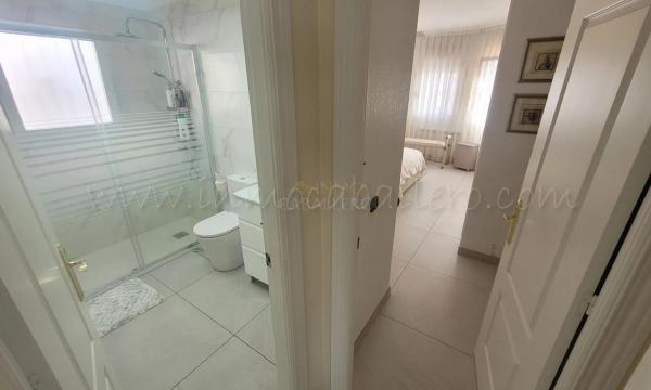 Casa independiente en calle Hinojo