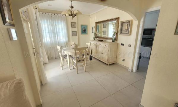 Casa independiente en calle Hinojo