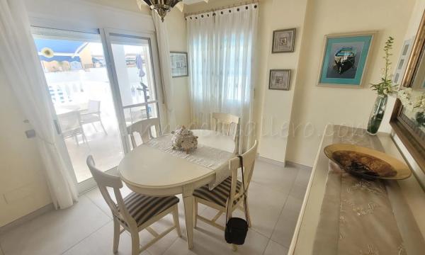 Casa independiente en calle Hinojo