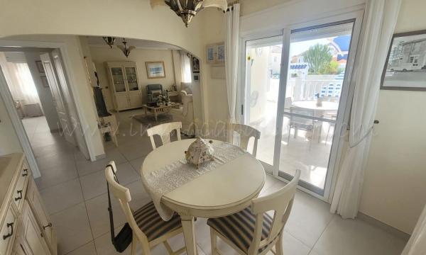 Casa independiente en calle Hinojo