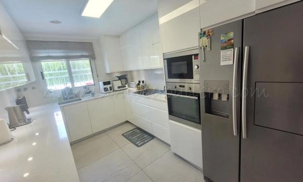 Casa independiente en calle Hinojo