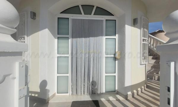 Casa independiente en calle Hinojo