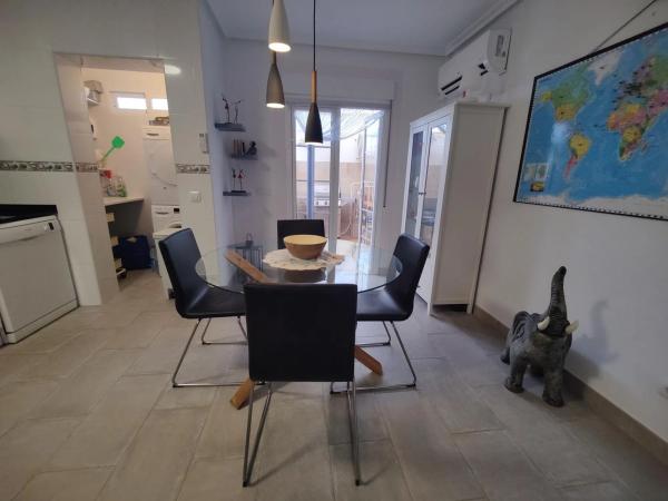 Chalet adosado en CL Ciudad De Castellon