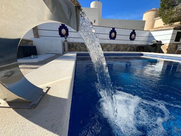 Casa independiente en calle Mimosa