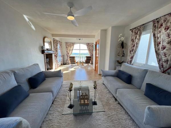 Casa independiente en calle Mimosa