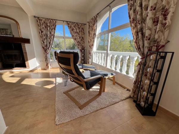 Casa independiente en calle Mimosa