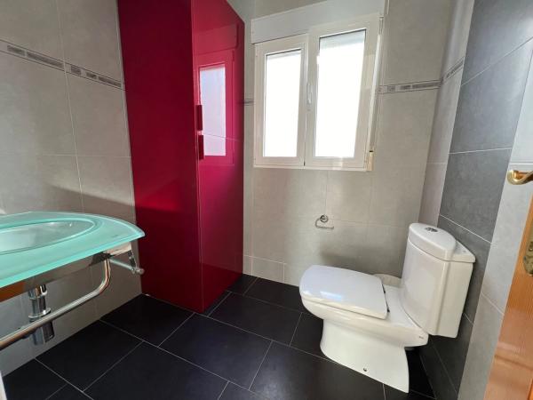 Casa independiente en calle Mimosa