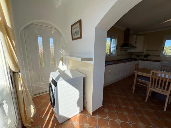 Casa independiente en calle Mimosa