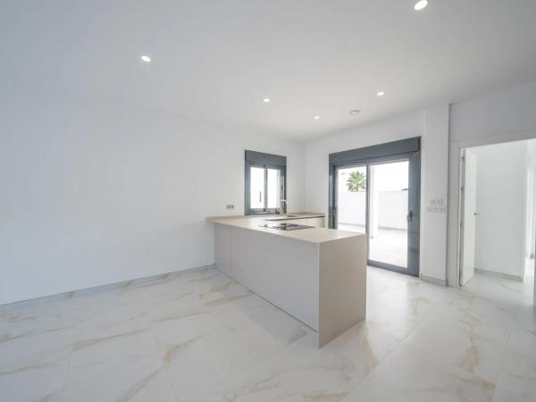 Casa independiente en calle Lentisco