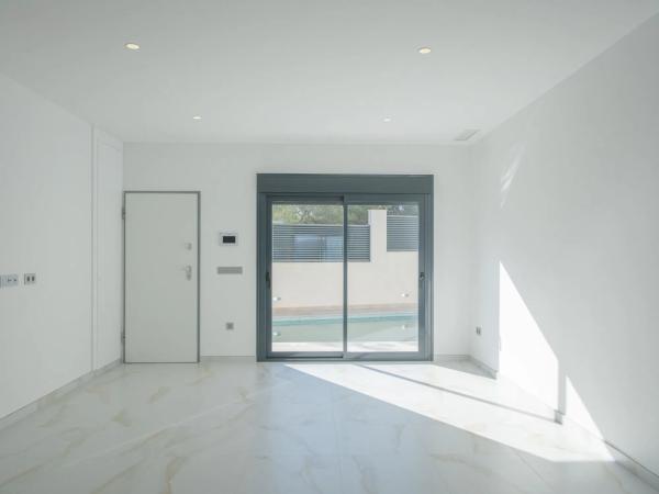 Casa independiente en calle Esparto