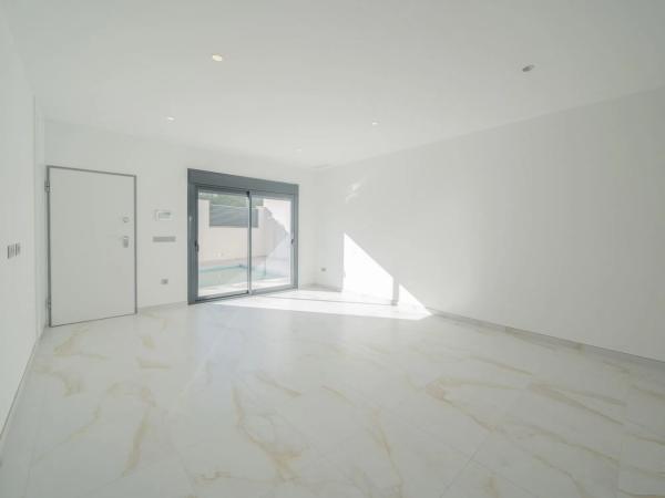 Casa independiente en calle Esparto