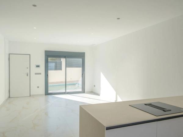 Casa independiente en calle Esparto