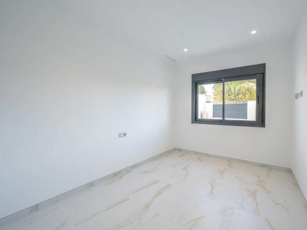 Casa independiente en calle Lentisco