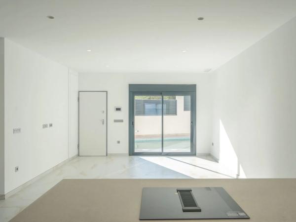 Casa independiente en calle Esparto