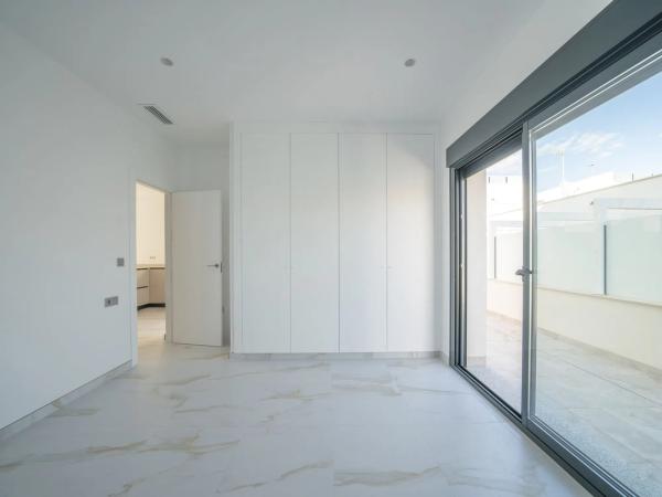 Casa independiente en calle Esparto