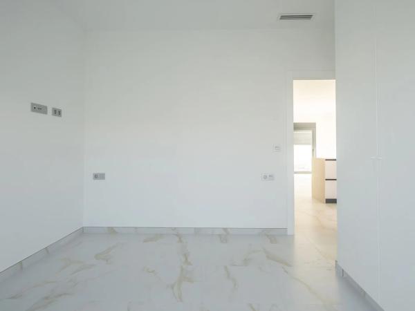 Casa independiente en calle Esparto