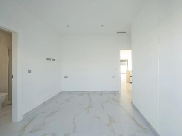 Casa independiente en calle Esparto