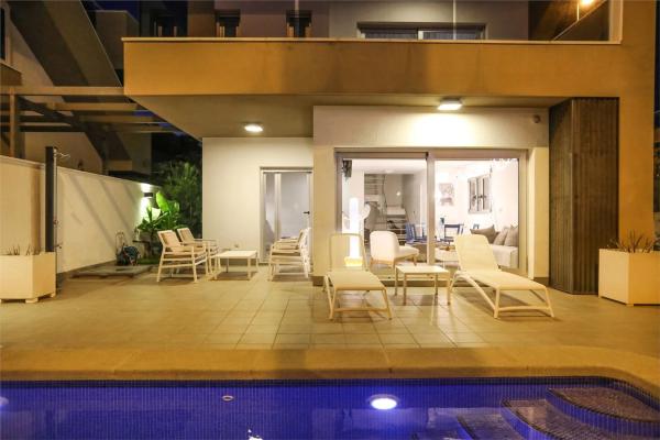 Casa independiente en calle Ancla