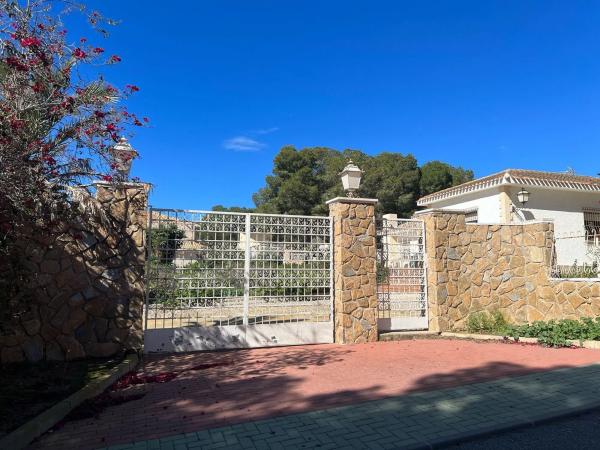 Casa independiente en calle Acebo