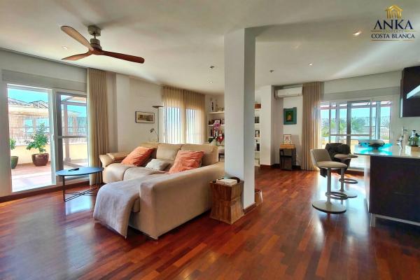 Ático en CL Sagrada Familia, 94