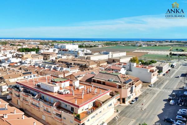 Ático en CL Sagrada Familia, 94