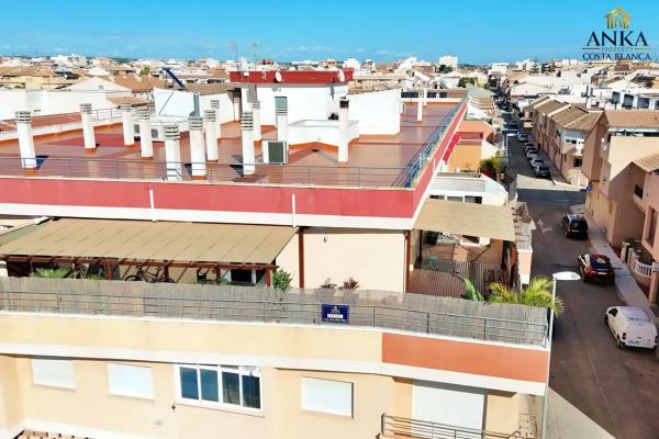 Ático en CL Sagrada Familia, 94