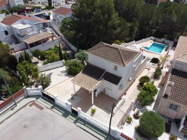 Casa independiente en calle Arce, 9