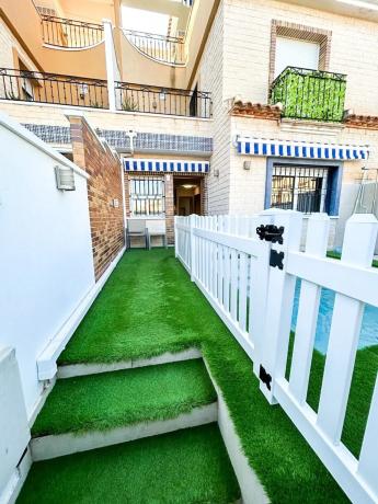 Chalet pareado en avenida de Europa, 27