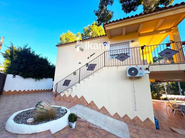 Casa independiente en calle Naranjo