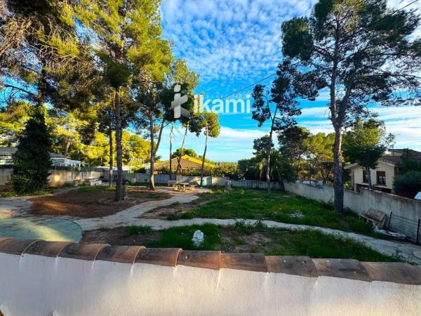 Casa independiente en calle Naranjo