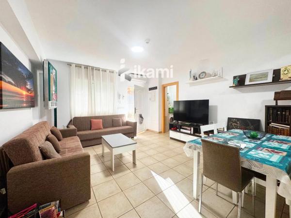 Casa independiente en calle Naranjo