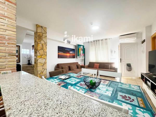 Casa independiente en calle Naranjo