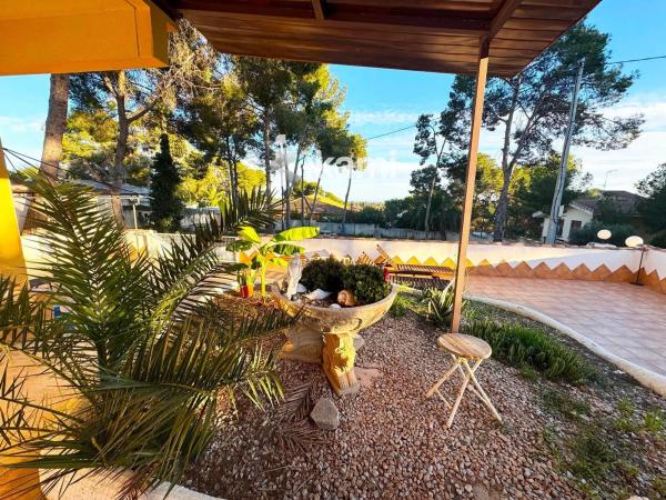 Casa independiente en calle Naranjo