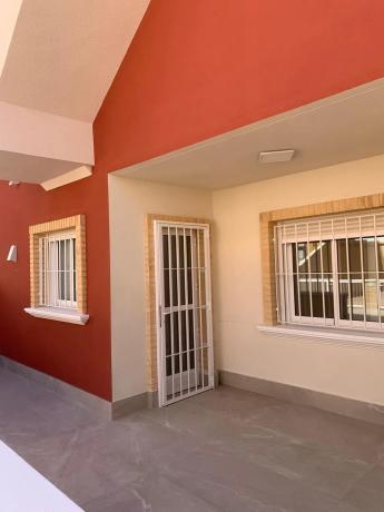 Chalet pareado en calle Madre de Dios Mojón