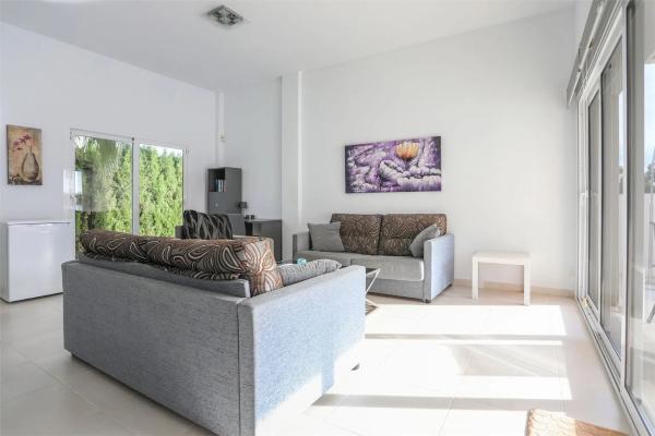 Casa independiente en avenida de Austria