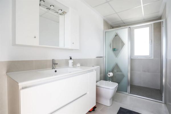 Casa independiente en avenida de Austria