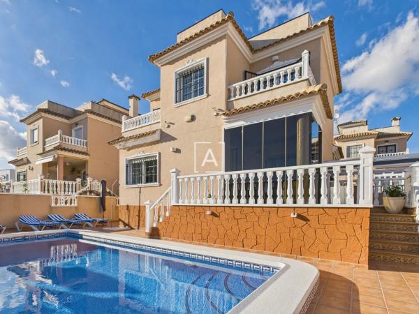 Casa independiente en avenida de las Hierbas, 276