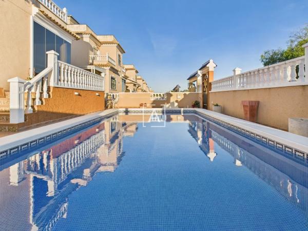 Casa independiente en avenida de las Hierbas, 276