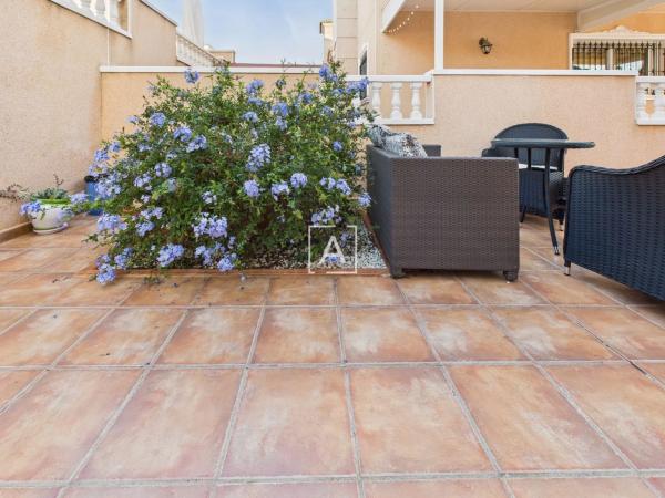 Casa independiente en avenida de las Hierbas, 276