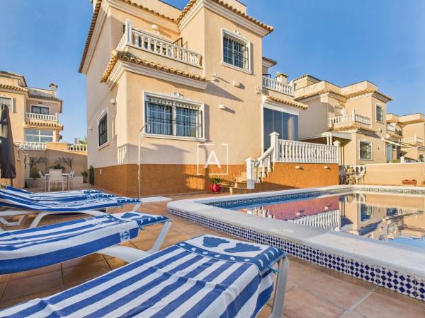 Casa independiente en avenida de las Hierbas, 276